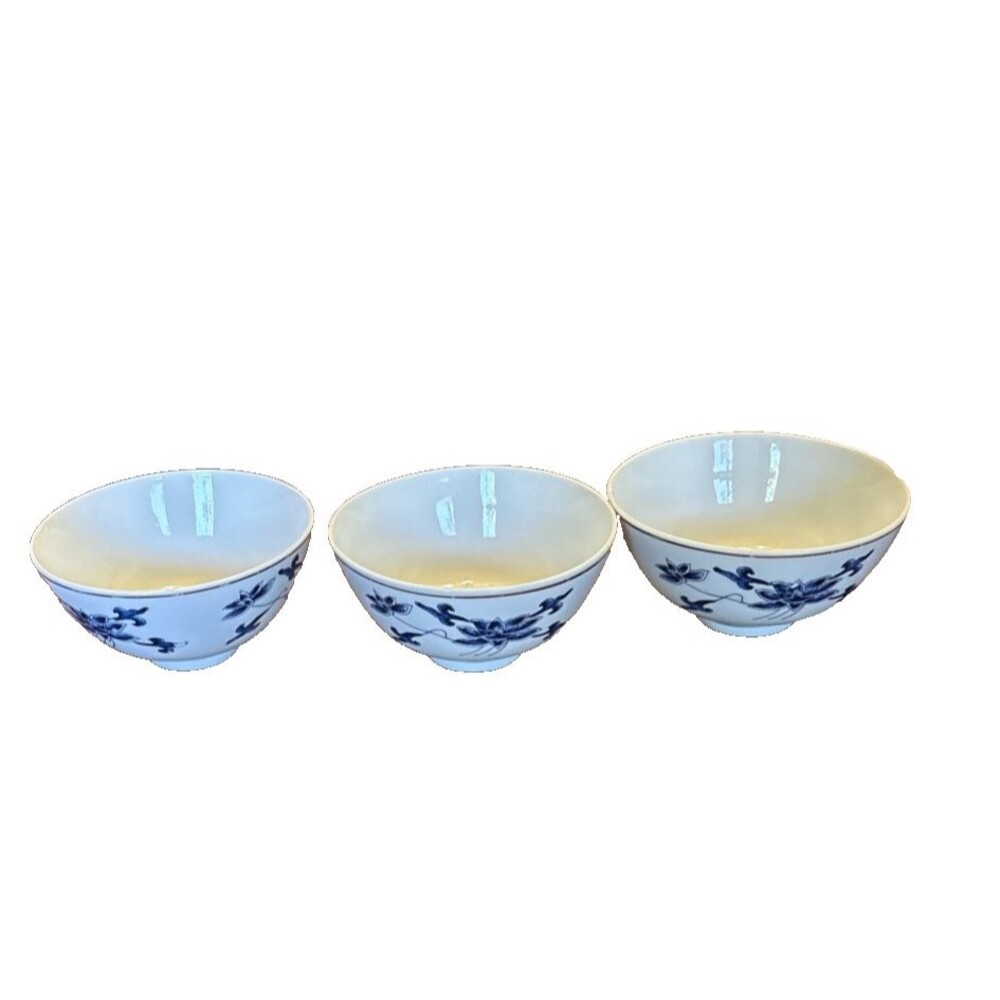 Rice Bowls Asian Porcelain Blue and White Floral Design Gold Trim Set of 3